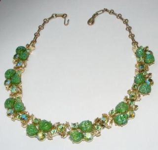 LISNER green molded Glass & Rhinestone NECKLACE costume jewelry signed