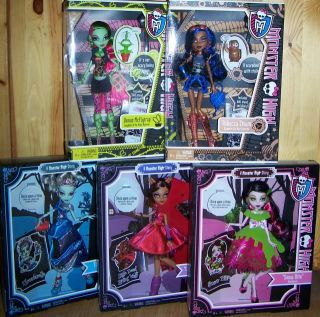 Monster High Dolls Venus Mcflytrap Robecca Steam All 3 Scary Tales