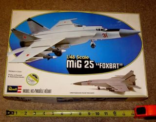 48 Revell Russian Mikoyan Gurevich MIG 25 Foxbat High Speed Fighter