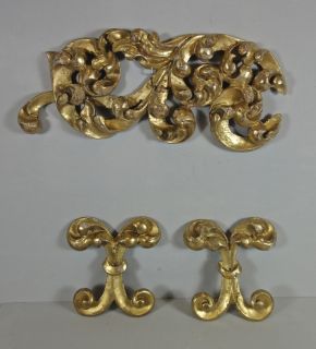 Drei Barocke   Zierteile aus Holz   Supraporte   geschnitzt vergoldet