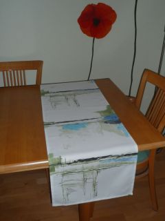 NEU** Tischläufer 39 x 133 cm Polyester Glanzstoff   CREME grün