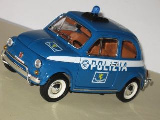 Fiat 500 della Polizia 1:16 Bburago