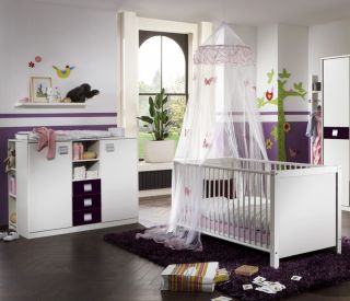 NEU* Babyzimmer in weiß brombeer Wickelkommode & Babybett Gitterbett