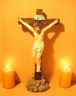 Jesus Christus am Kreuz Figur stehend ca 23cm Neu
