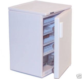Mini Kühlschrank Miele 112 für Puppenhaus, Klein 7816
