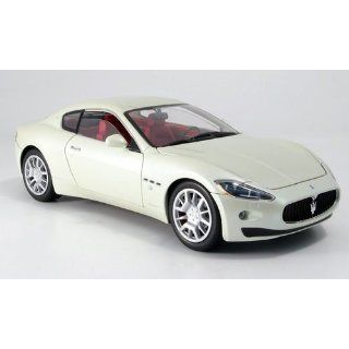 Maserati Gran Turismo, weiss, Modellauto, Fertigmodell, Mondo Motors 1