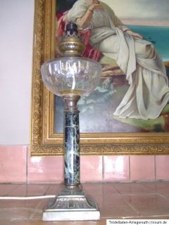 elektrifizierte Pertoleum Lampe EDEL mit Marmor und geschliffenen Glas
