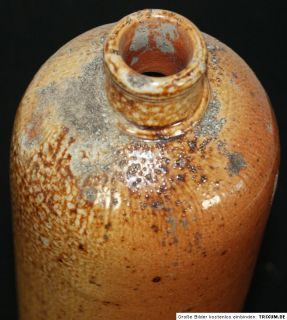 alte antike Weinflasche Steingut Ton Keramik braun