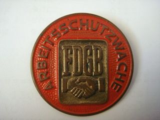 DDR seltenes Abzeichen FDGB Gewerkschaft Arbeitsschutzwache
