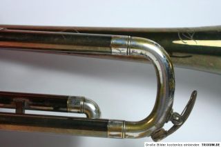 Die Trompete ist 53cm lang,der Trichter hat 12cm Durchmesser,die