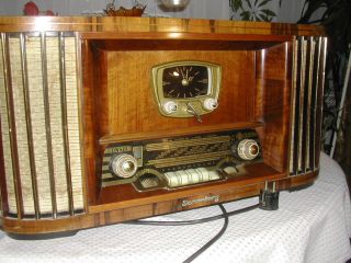 Sonneberg Consul,Uhrenradio, Super697/57 WUS,schönstes DDR Radio