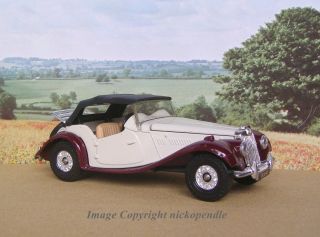 CorgiC813 EXPORT ISSUE 1955 MG TF Roadster Cream/Red