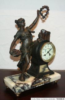 Französische Kaminuhr Pendule Bronze Figur junge Dame Marmor um 1870