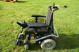 Elektro Rollstuhl MEYRA SMART Modell 9.906, geländegängig, 2 x