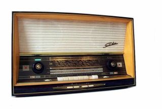 THIS IS ONE OF MY BEST TUBE RADIOS. PERFECT WORKING AND EXCELLENT