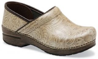  Dansko Professional Arabesque Clog   Taupe Patent 37 Shoes