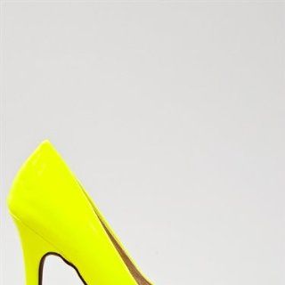 Qupid Potion 01 Neon Pointy Toe Pump Yellow
