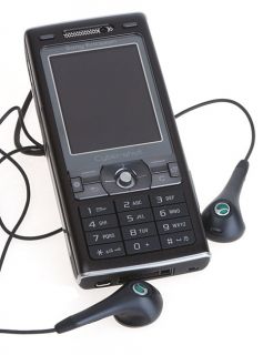 Sony Ericsson K800i Triband 3.5MP Cell Phone