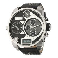 Montre chronographe en acier inoxydable sur un bracelet en cuir noir